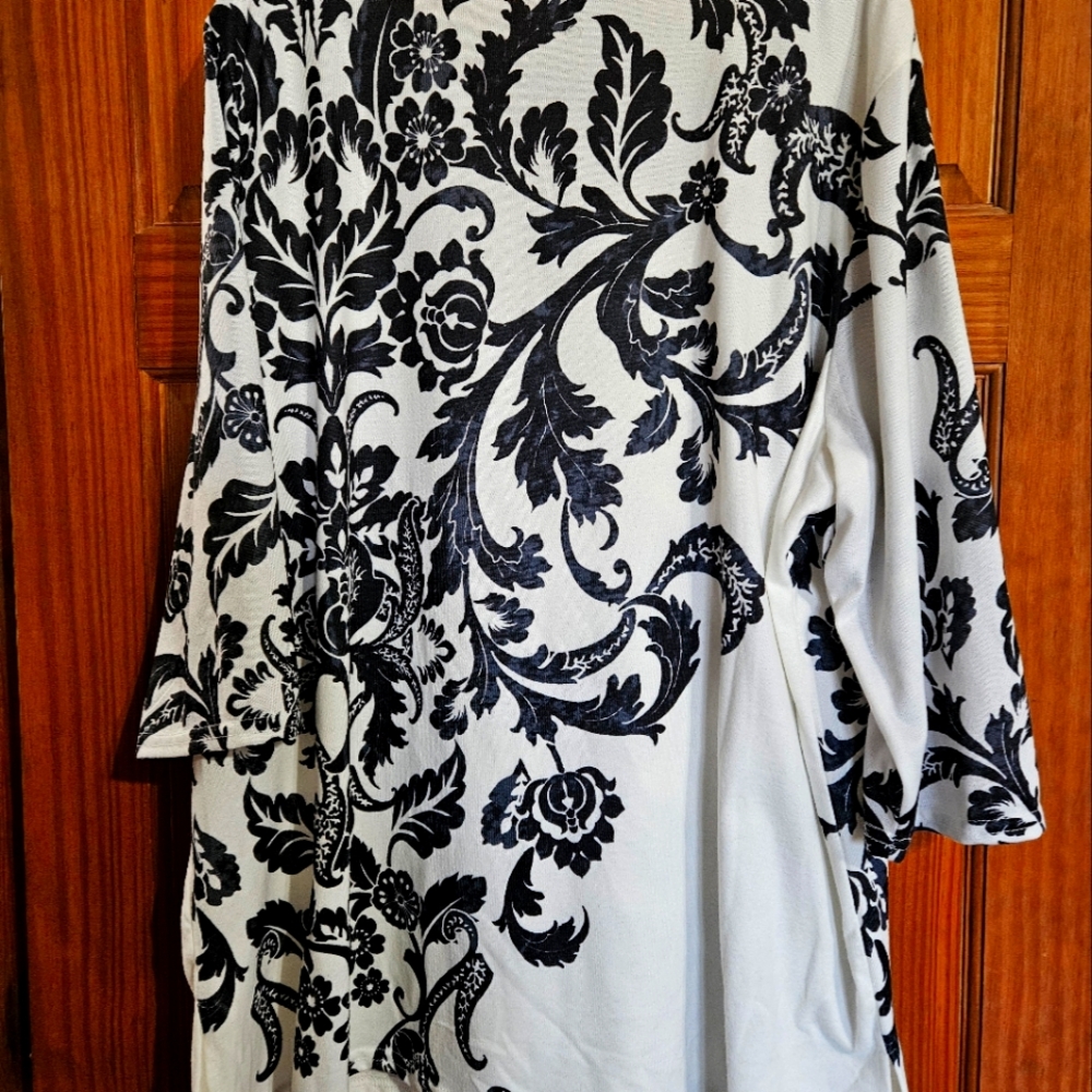 Sweater with small sequins